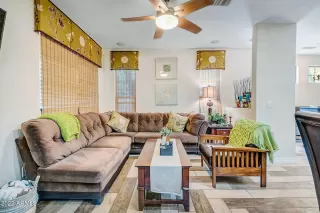 Photo #5: 6399207 Listing