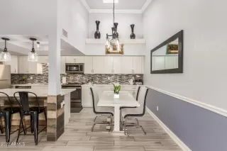 Photo #6: 6399330 Listing