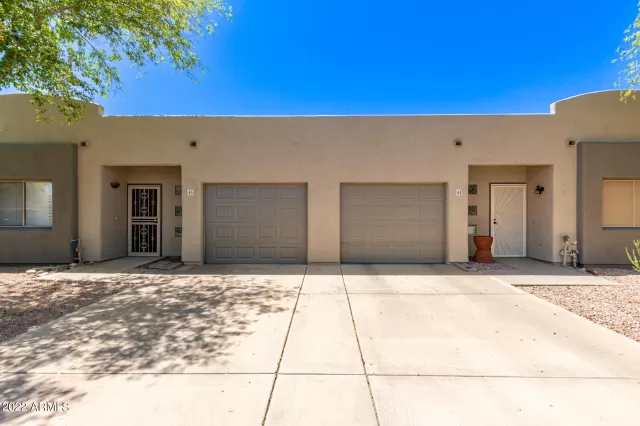 MLS: 6400079 Condo For Sale