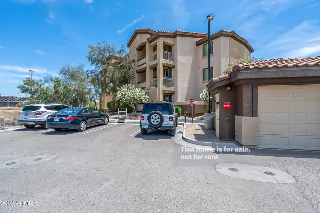 MLS: 6400192 Condo For Sale