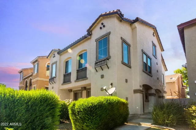 MLS: 6400207 Condo For Sale