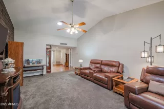 Photo #5: 6400252 Listing