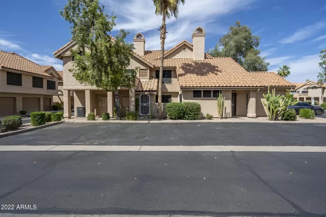 MLS: 6400527 Condo For Sale