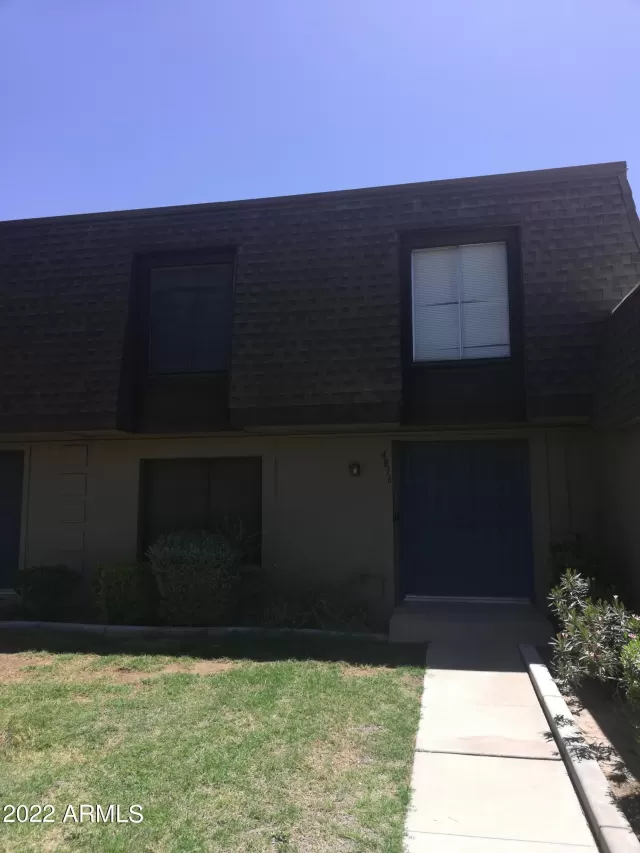 MLS: 6400548 Condo For Sale