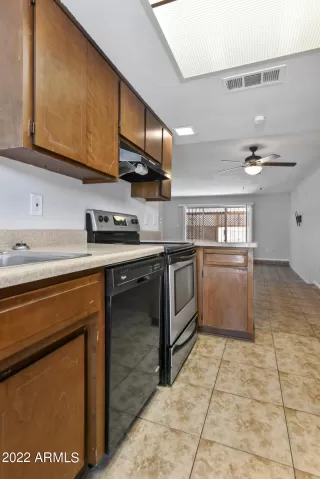 Photo #6: 6400572 Listing