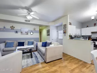 Photo #4: 6400937 Listing