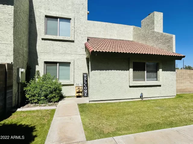 MLS: 6400981 Condo For Sale