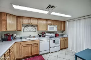 Photo #2: 6401076 Listing 