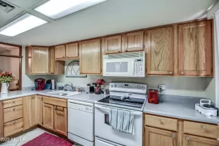 Photo #4: 6401076 Listing 