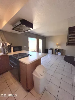 Photo #6: 6401172 Listing