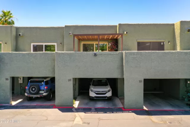 MLS: 6401202 Condo For Sale