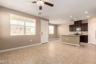 Photo #5: 6401338 Listing