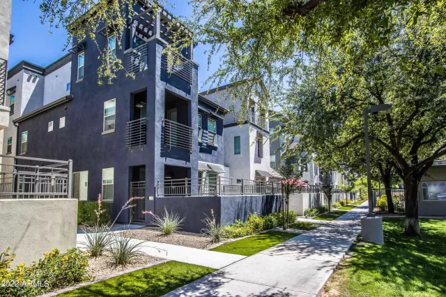 MLS: 6401361 Condo For Sale