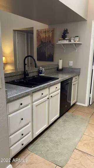 Photo #5: 6401612 Listing