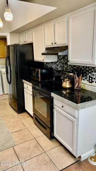 Photo #6: 6401612 Listing