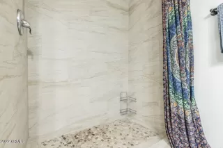 Photo #6: 6401902 Listing