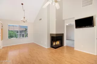 Photo #4: 6402105 Listing 