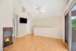 Photo #5: 6402105 Listing 