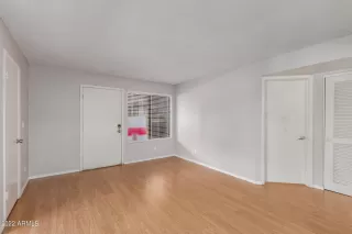 Photo #5: 6402162 Listing