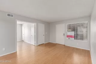 Photo #6: 6402162 Listing