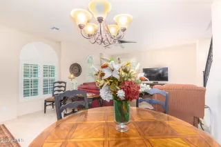 Photo #5: 6402420 Listing