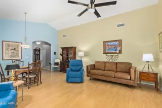 Photo #4: 6402425 Listing