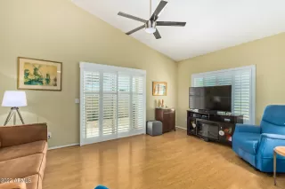 Photo #5: 6402425 Listing