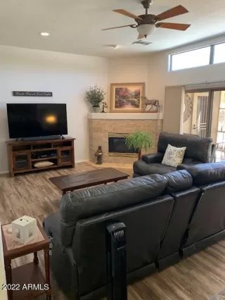 Photo #6: 6402592 Listing 