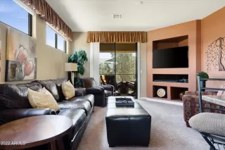 Photo #2: 6402728 Listing 