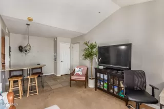 Photo #3: 6402749 Listing