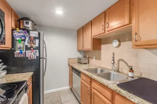 Photo #6: 6402749 Listing