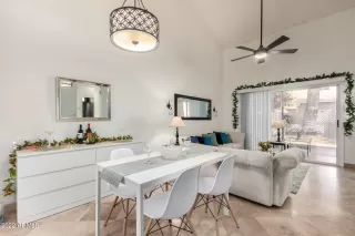 Photo #4: 6403258 Listing