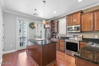 Photo #5: 6403604 Listing