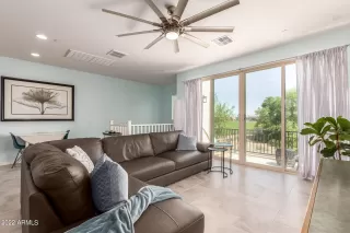 Photo #6: 6403777 Listing