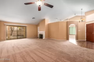 Photo #5: 6403929 Listing