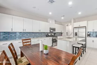 Photo #4: 6404021 Listing