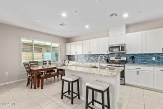 Photo #5: 6404021 Listing