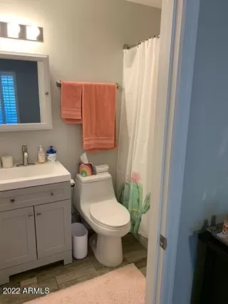 Photo #6: 6404142 Listing