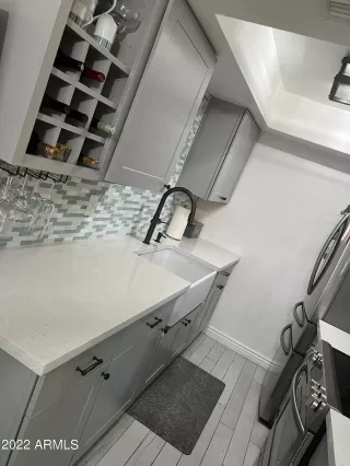 Photo #6: 6404709 Listing 