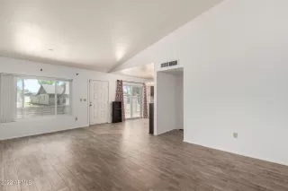 Photo #5: 6404801 Listing