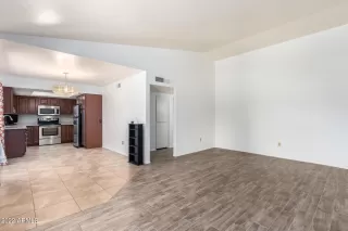 Photo #6: 6404801 Listing