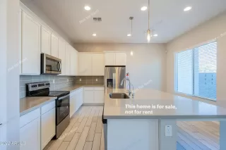 Photo #3: 6404803 Listing 