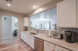 Photo #3: 6404903 Listing