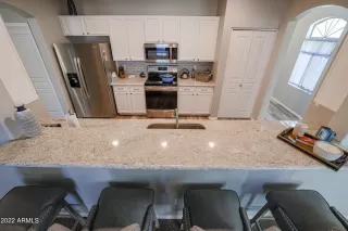 Photo #5: 6404903 Listing