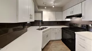 Photo #1: 6405543 Listing 