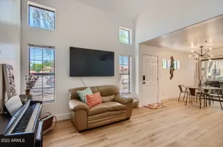 Photo #5: 6405926 Listing