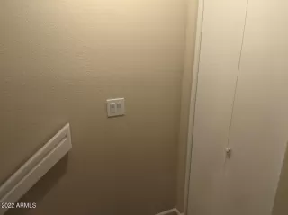 Photo #5: 6406080 Listing