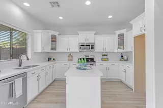 Photo #2: 6406107 Listing