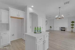 Photo #3: 6406107 Listing