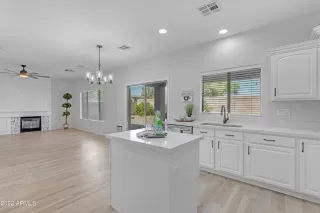 Photo #4: 6406107 Listing